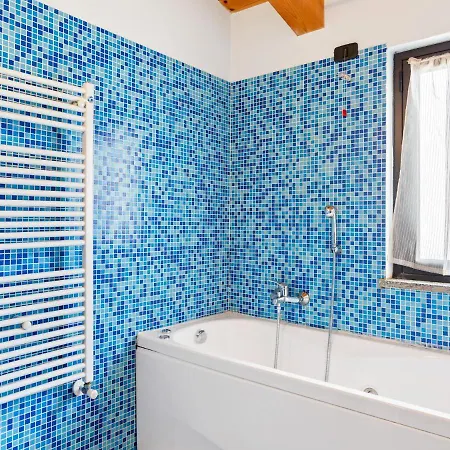 Simplistic In Near Parco Di Rocca Appartement